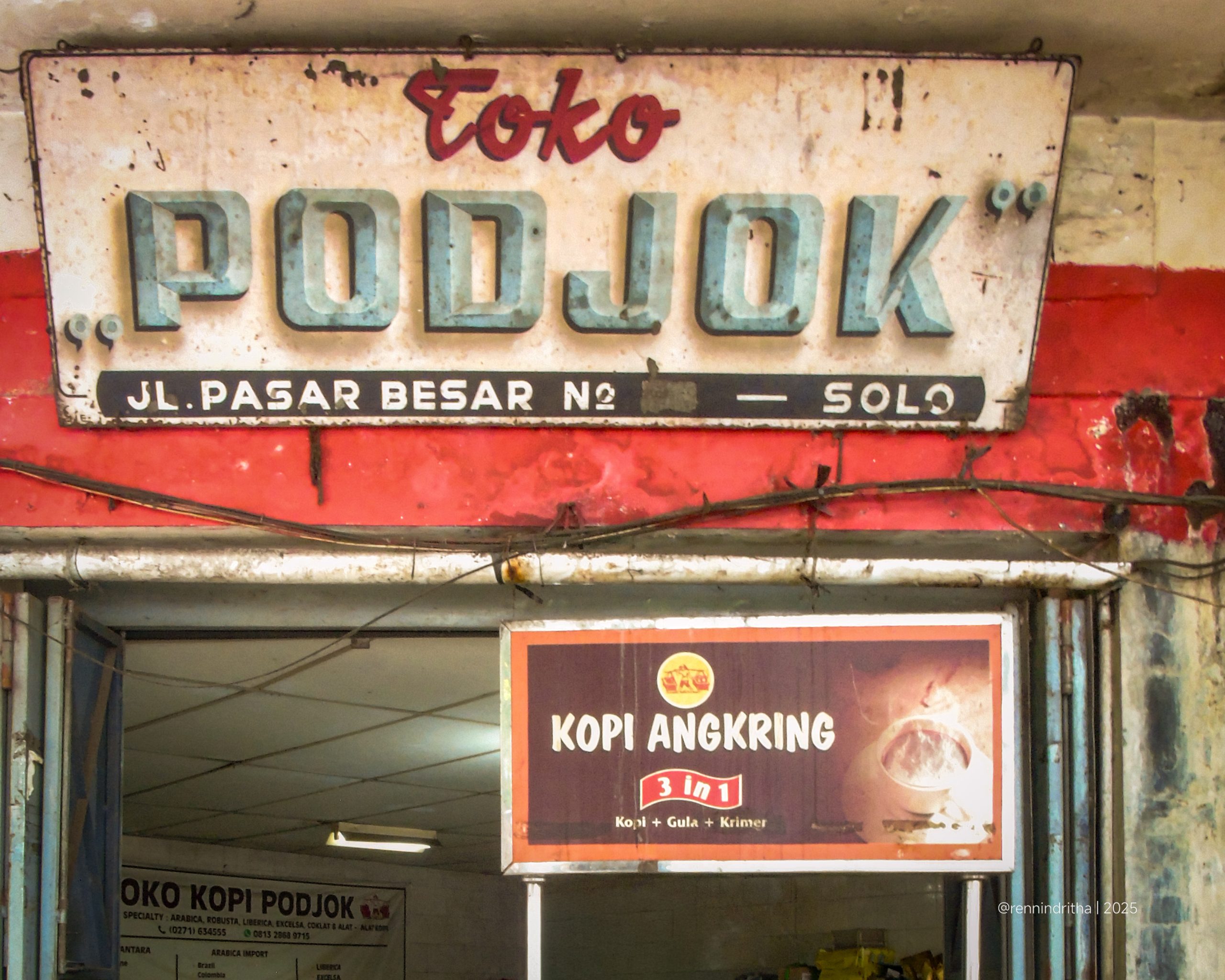 Podjok Kopi: Santai di Jantung Adipala dengan Rasa Kopi yang Menggoda